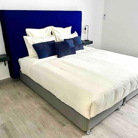 T1 - Le Paille En Queue - Neuf, Vue Jardin, 11Min Aeroport Apartment Saint-Denis Ngoại thất bức ảnh