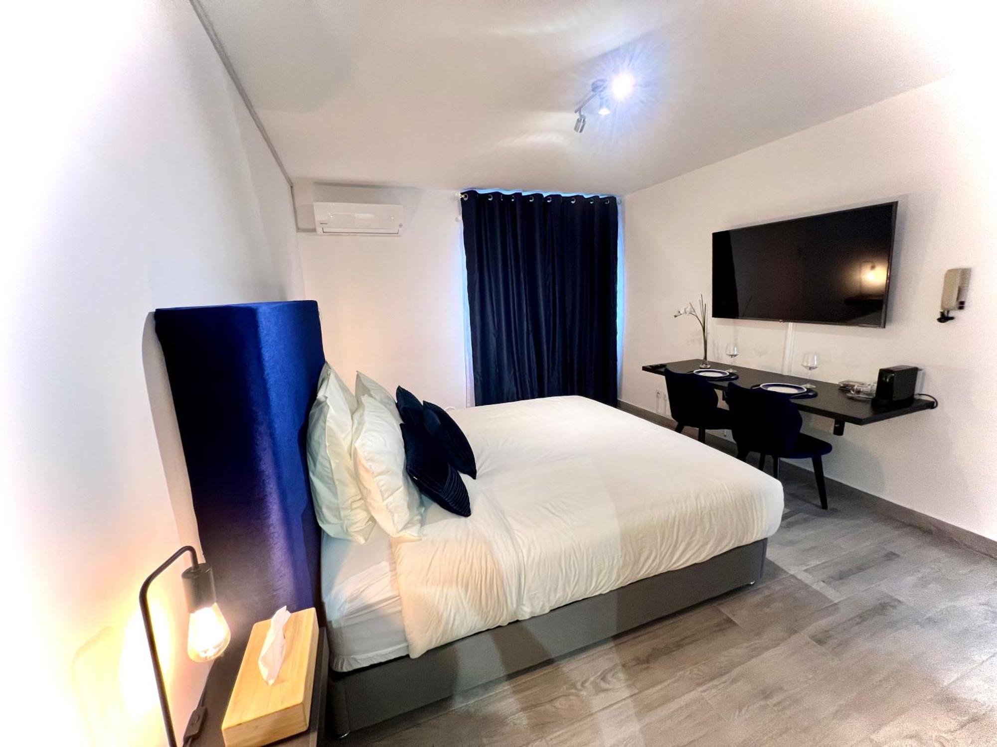 T1 - Le Paille En Queue - Neuf, Vue Jardin, 11Min Aeroport Apartment Saint-Denis Ngoại thất bức ảnh