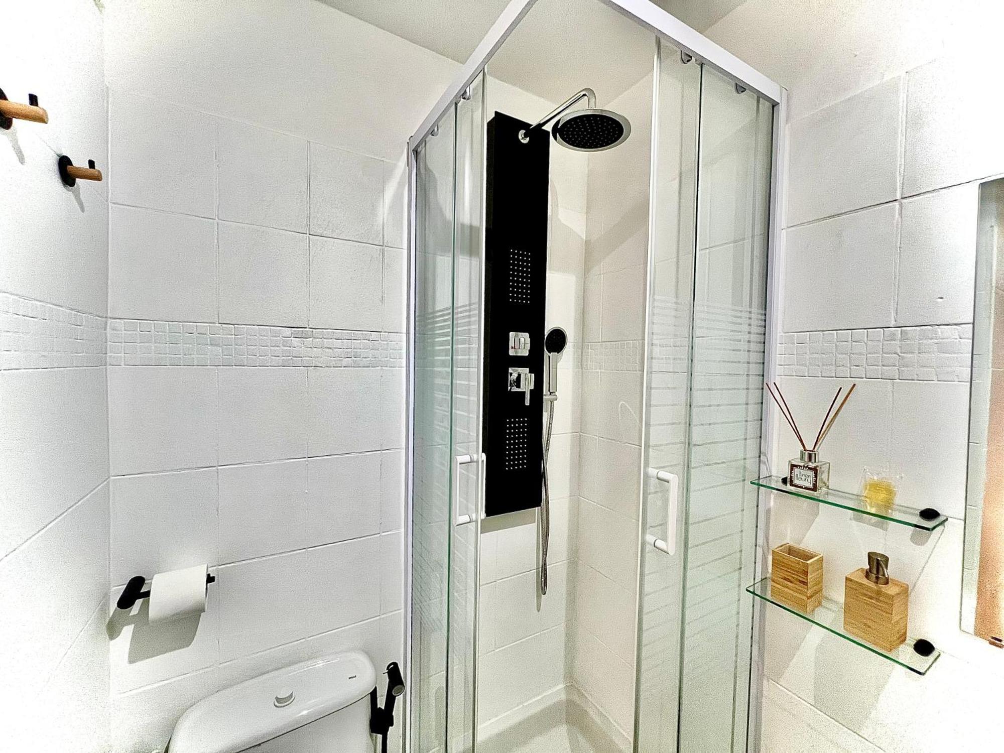 T1 - Le Paille En Queue - Neuf, Vue Jardin, 11Min Aeroport Apartment Saint-Denis Ngoại thất bức ảnh