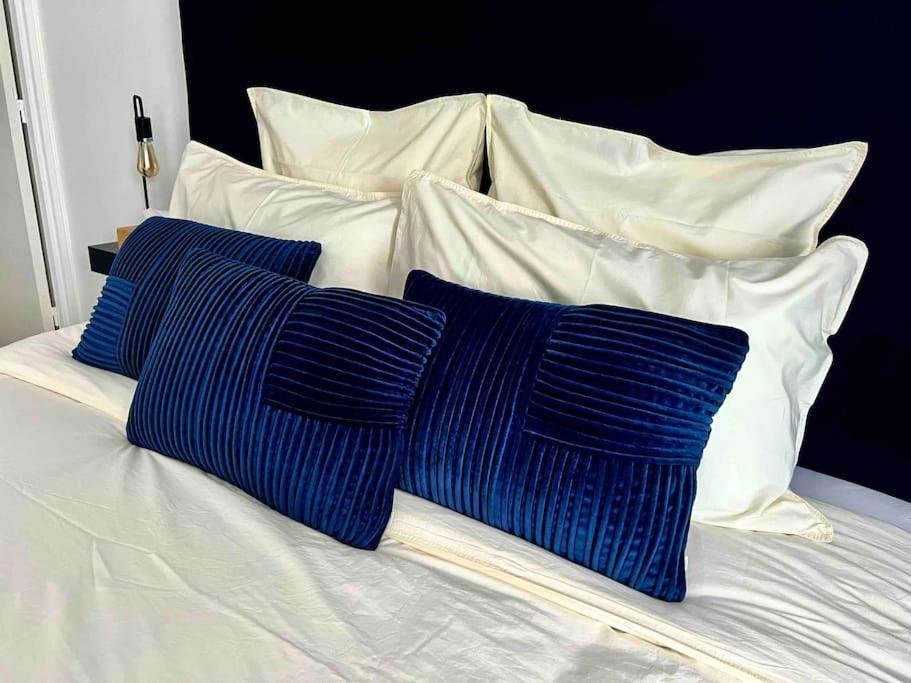 T1 - Le Paille En Queue - Neuf, Vue Jardin, 11Min Aeroport Apartment Saint-Denis Ngoại thất bức ảnh